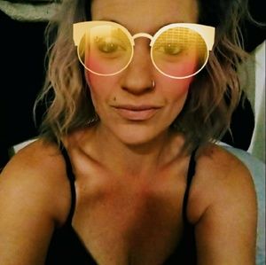 Meet your Posher, Dana